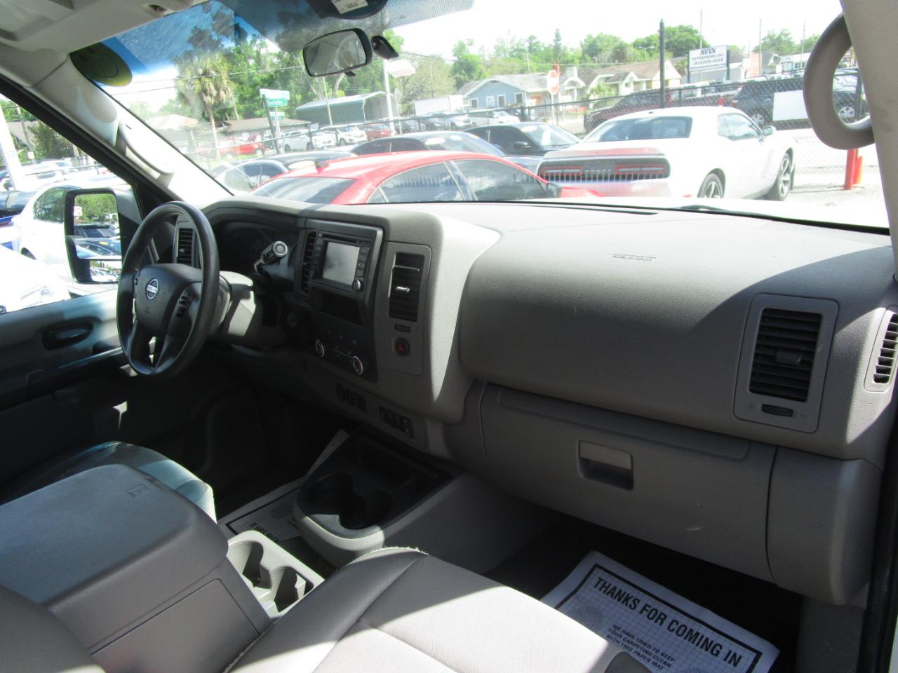 Nissan NV Cargo 2500 HD S V6 2019