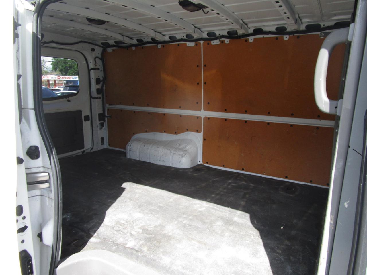 Nissan NV Cargo 2500 HD S V6 2019