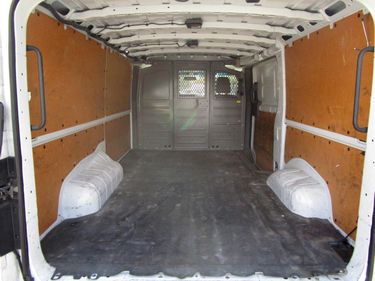 Nissan NV Cargo 2500 HD S V6 2019