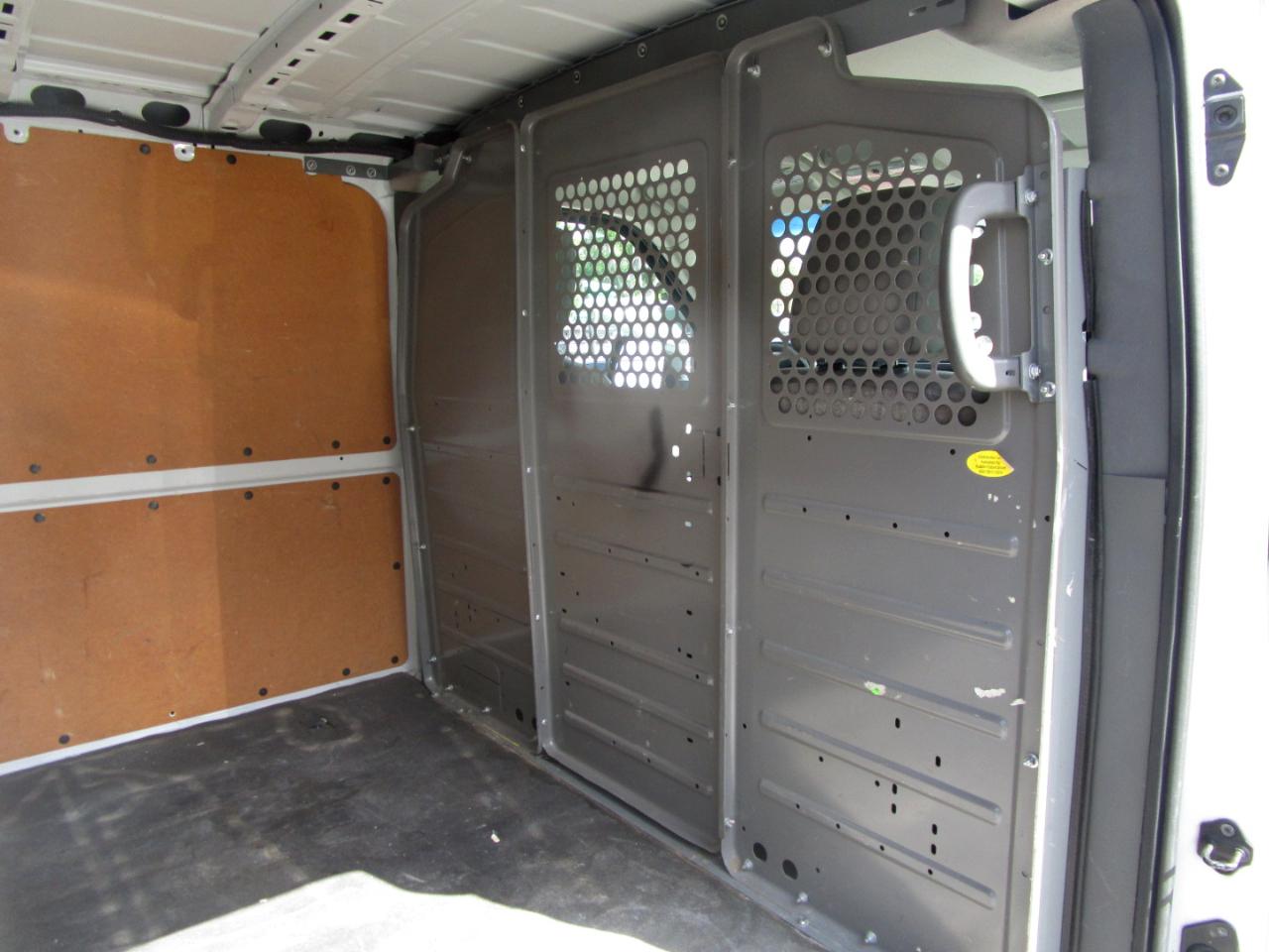 Nissan NV Cargo 2500 HD S V6 2019