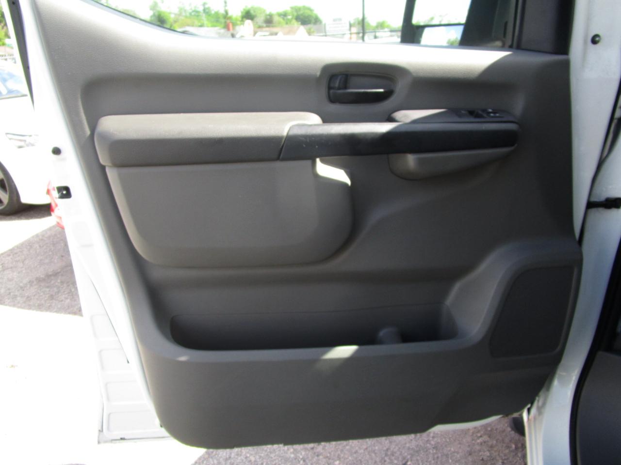 Nissan NV Cargo 2500 HD S V6 2019