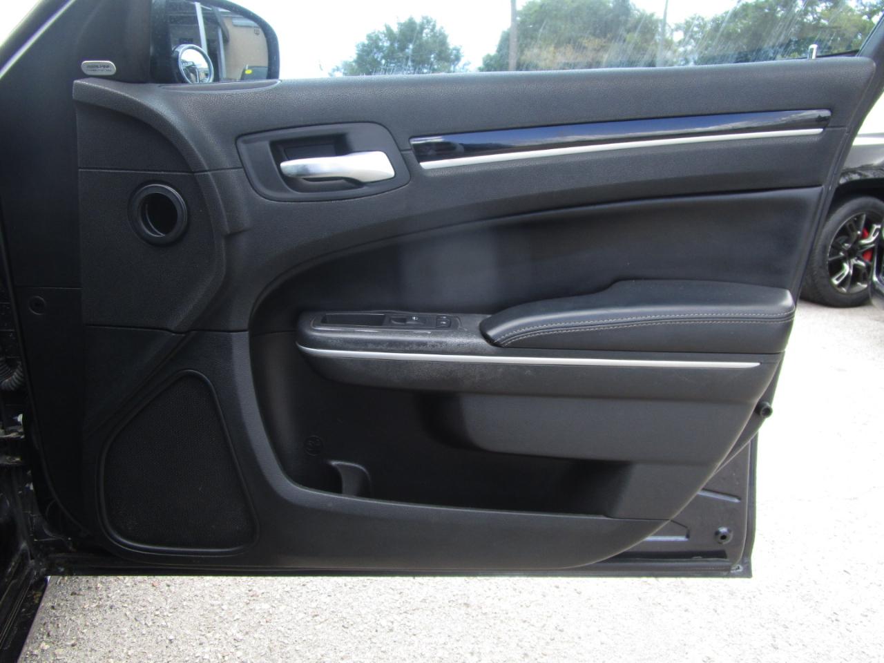 Chrysler 300 S V6 RWD 2019