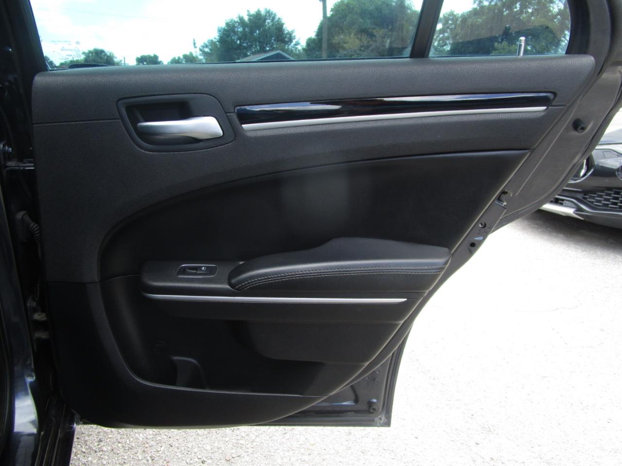 Chrysler 300 S V6 RWD 2019