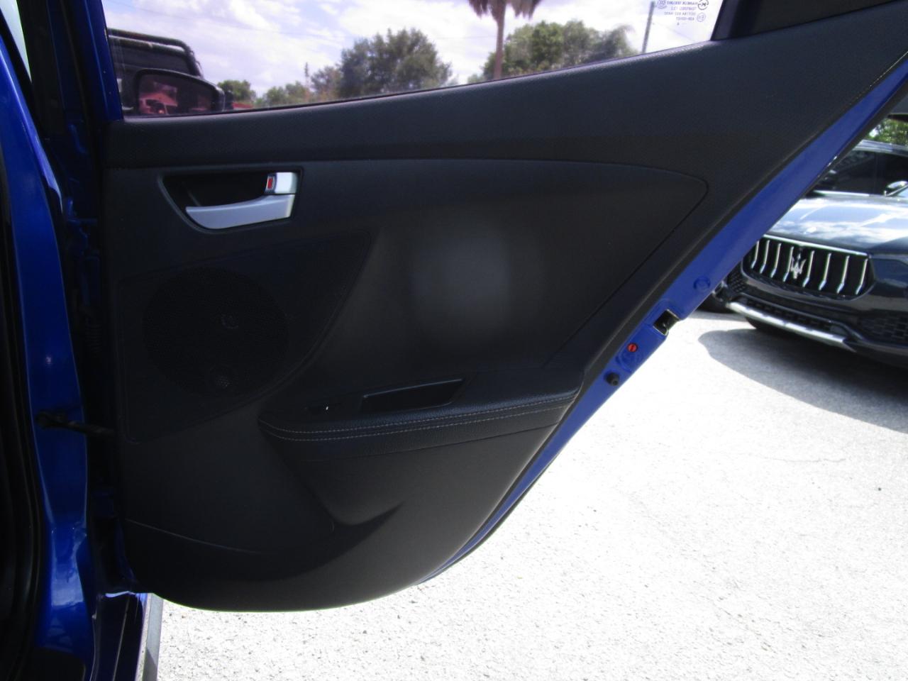 Hyundai Veloster Turbo 6MT 2015