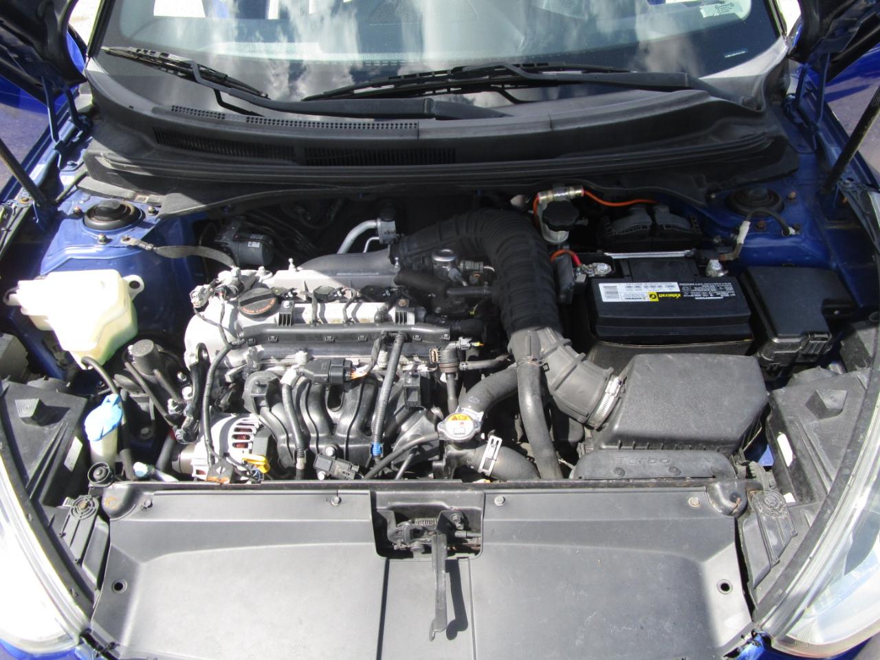 Hyundai Veloster Turbo 6MT 2015