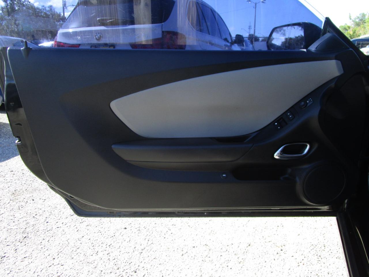 Chevrolet Camaro 1LS Coupe 2015