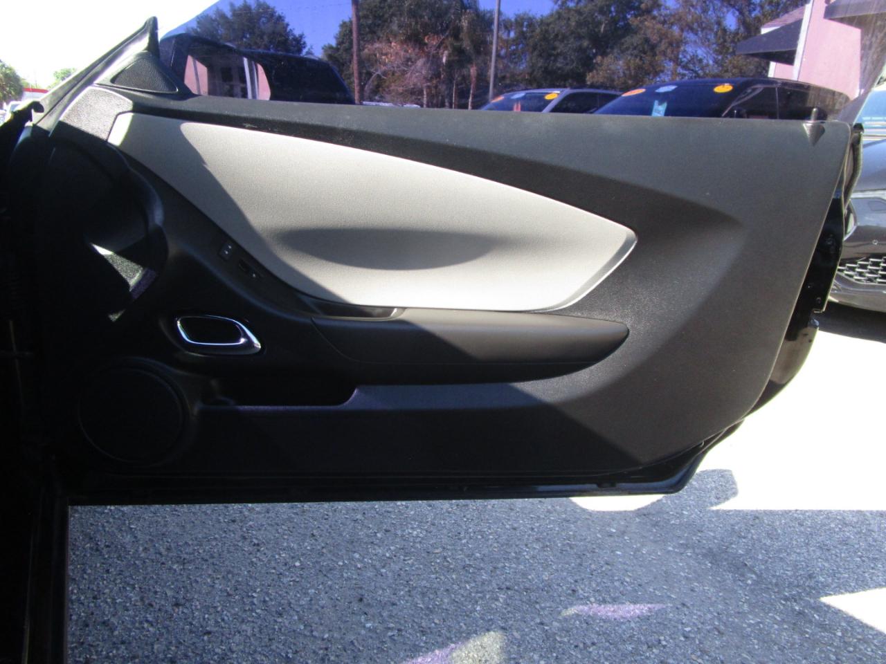 Chevrolet Camaro 1LS Coupe 2015