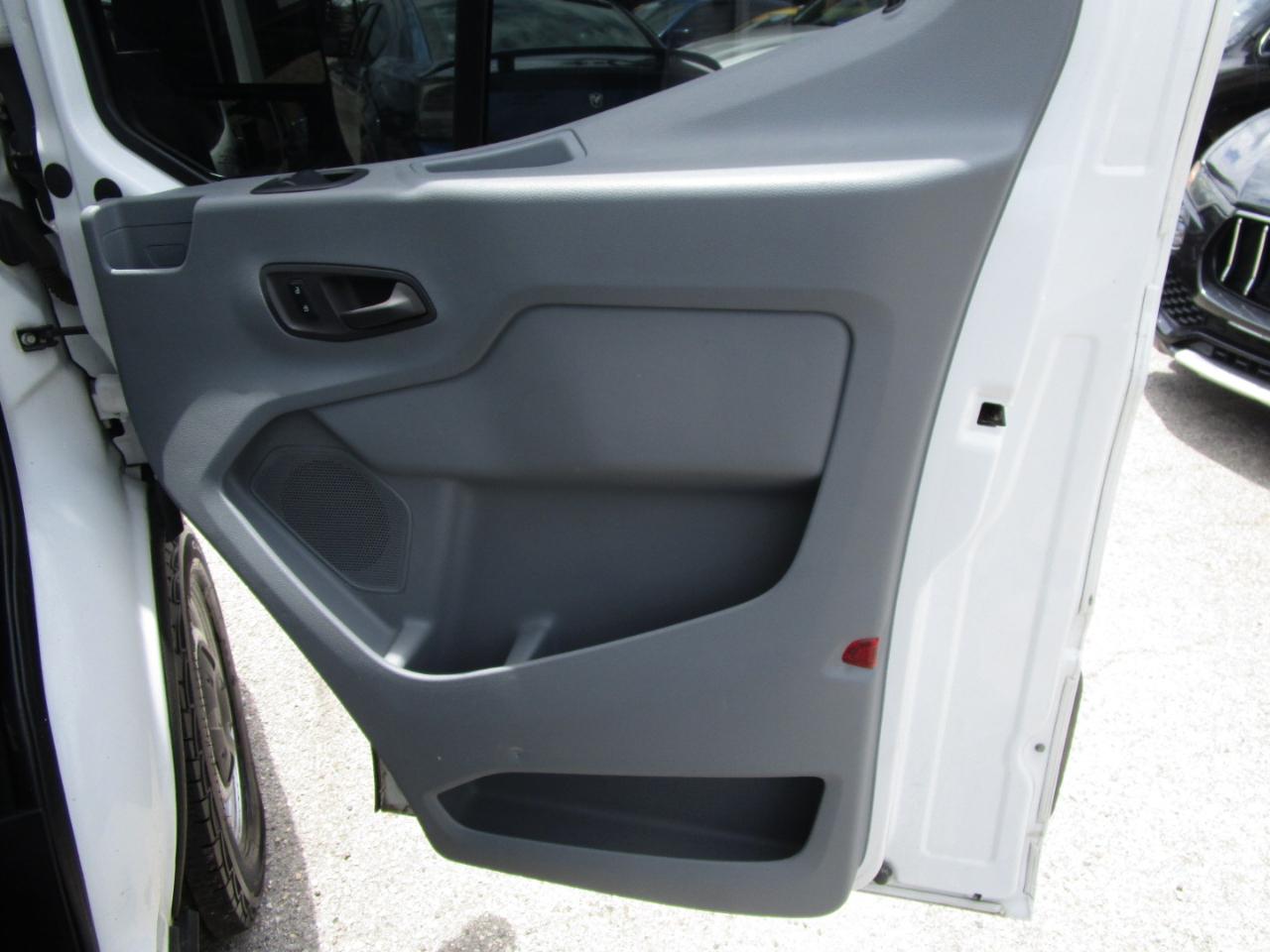 Ford Transit 250 Van Med. Roof w/Sliding Pass. 148-in. WB 2016