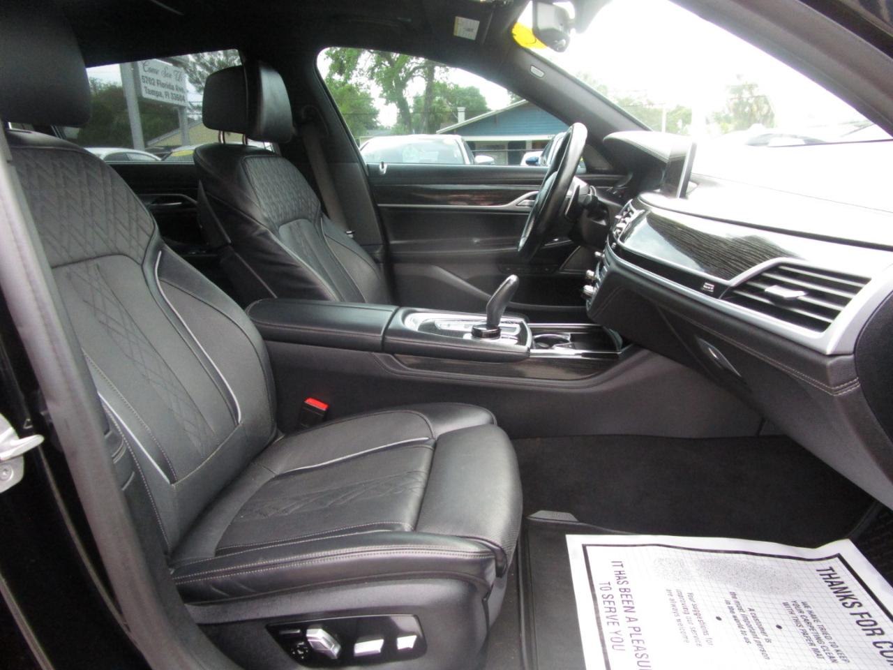 BMW 7-Series 740i 2021