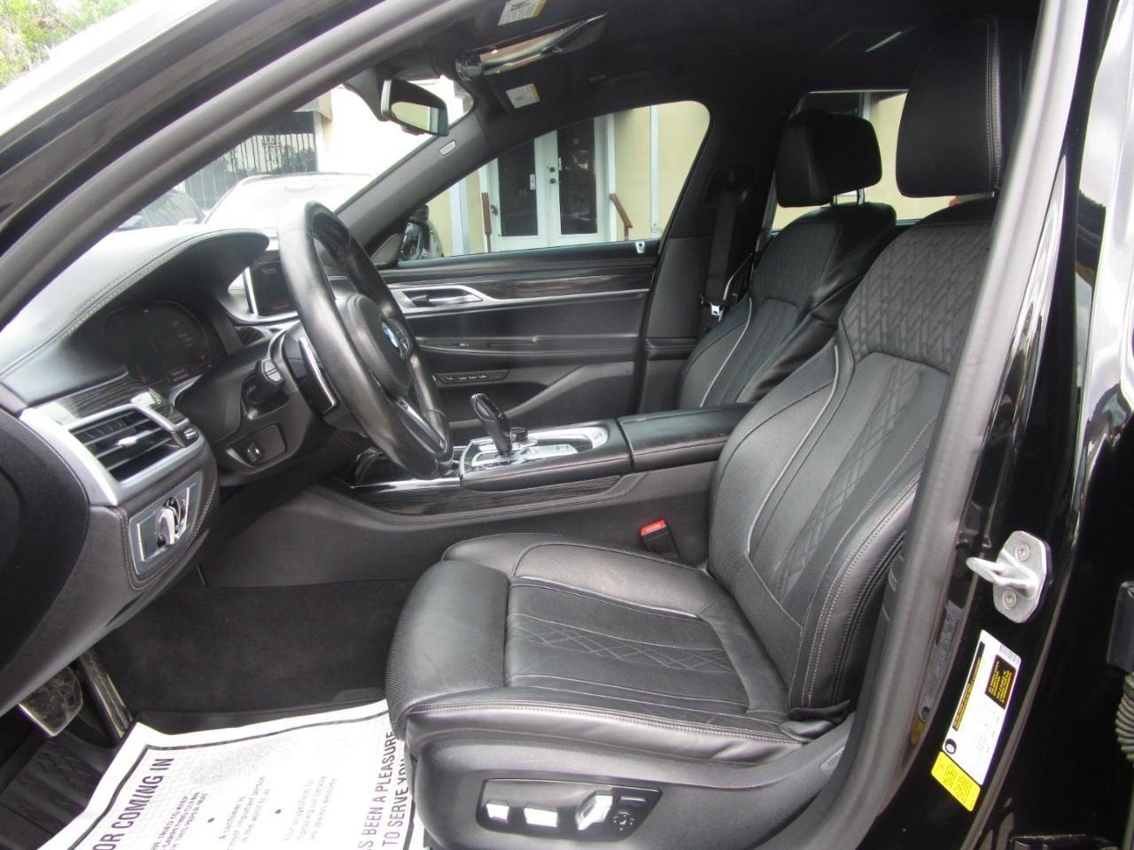BMW 7-Series 740i 2021