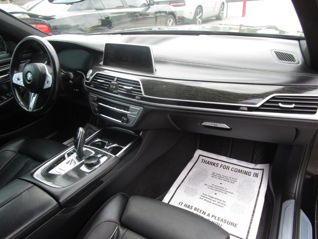 BMW 7-Series 740i 2021