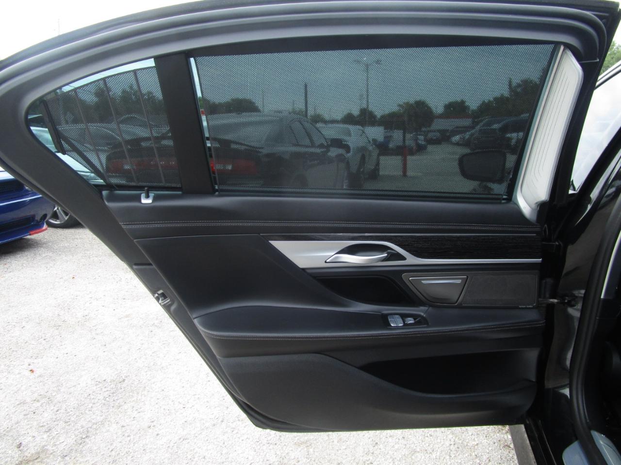 BMW 7-Series 740i 2021