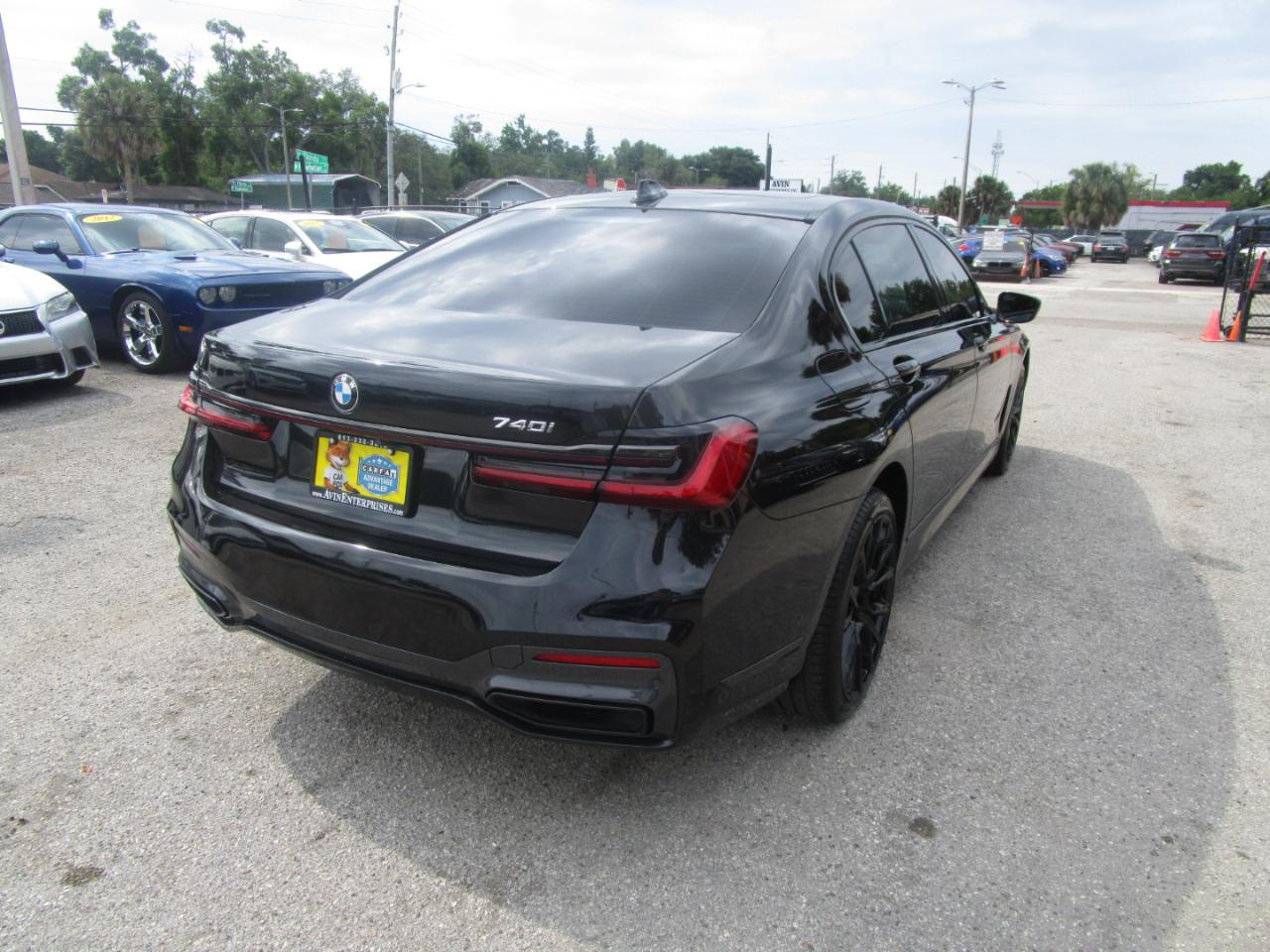 BMW 7-Series 740i 2021