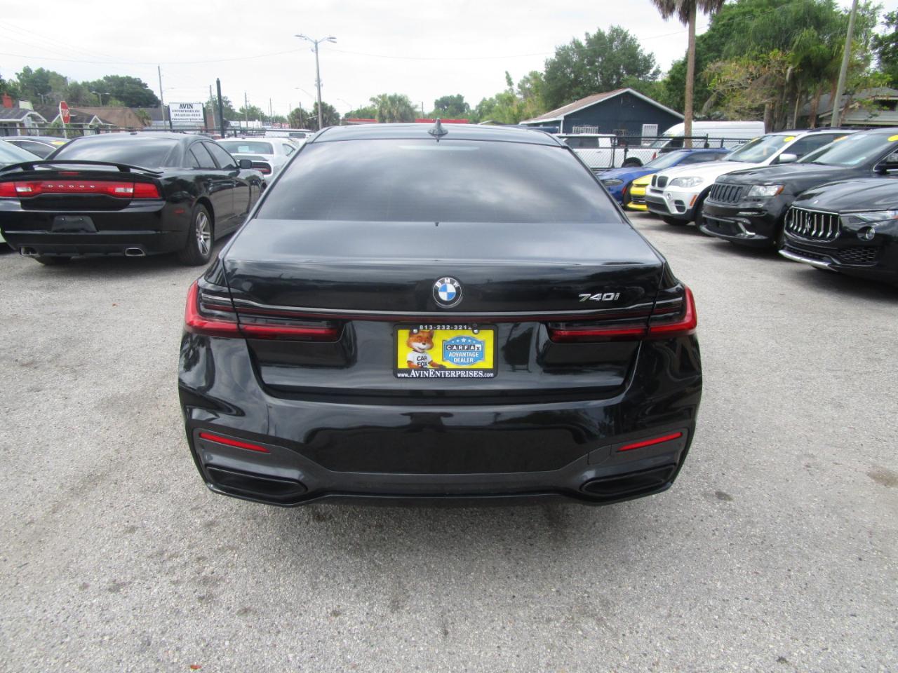 BMW 7-Series 740i 2021