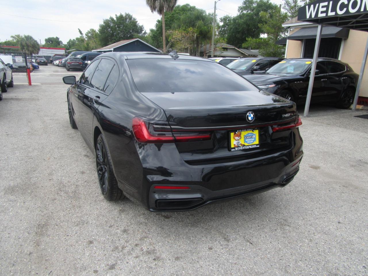 BMW 7-Series 740i 2021