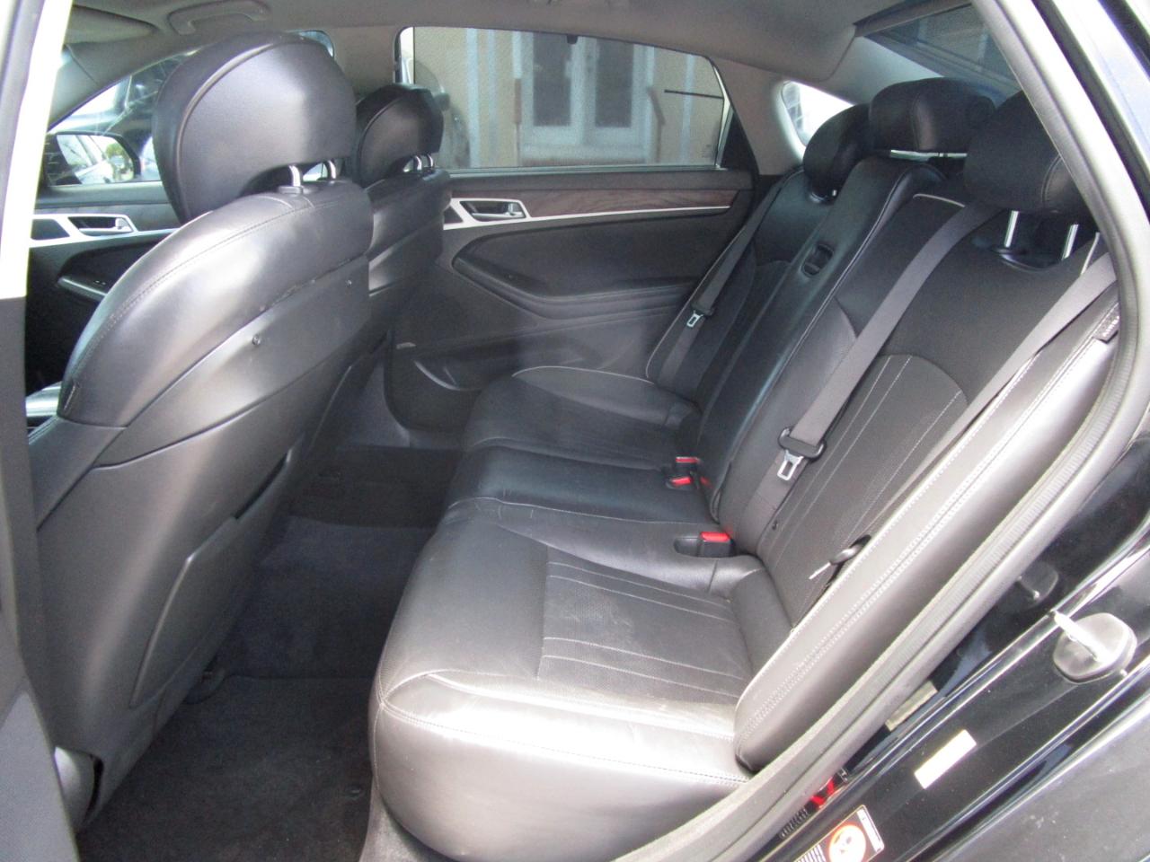 Hyundai Genesis 5.0L RWD 2015