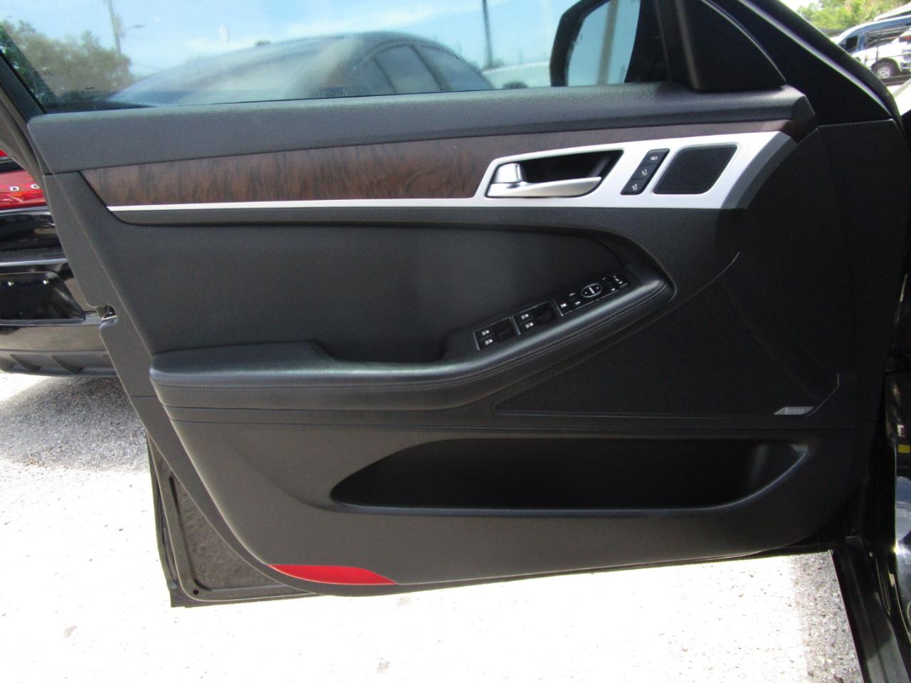 Hyundai Genesis 5.0L RWD 2015