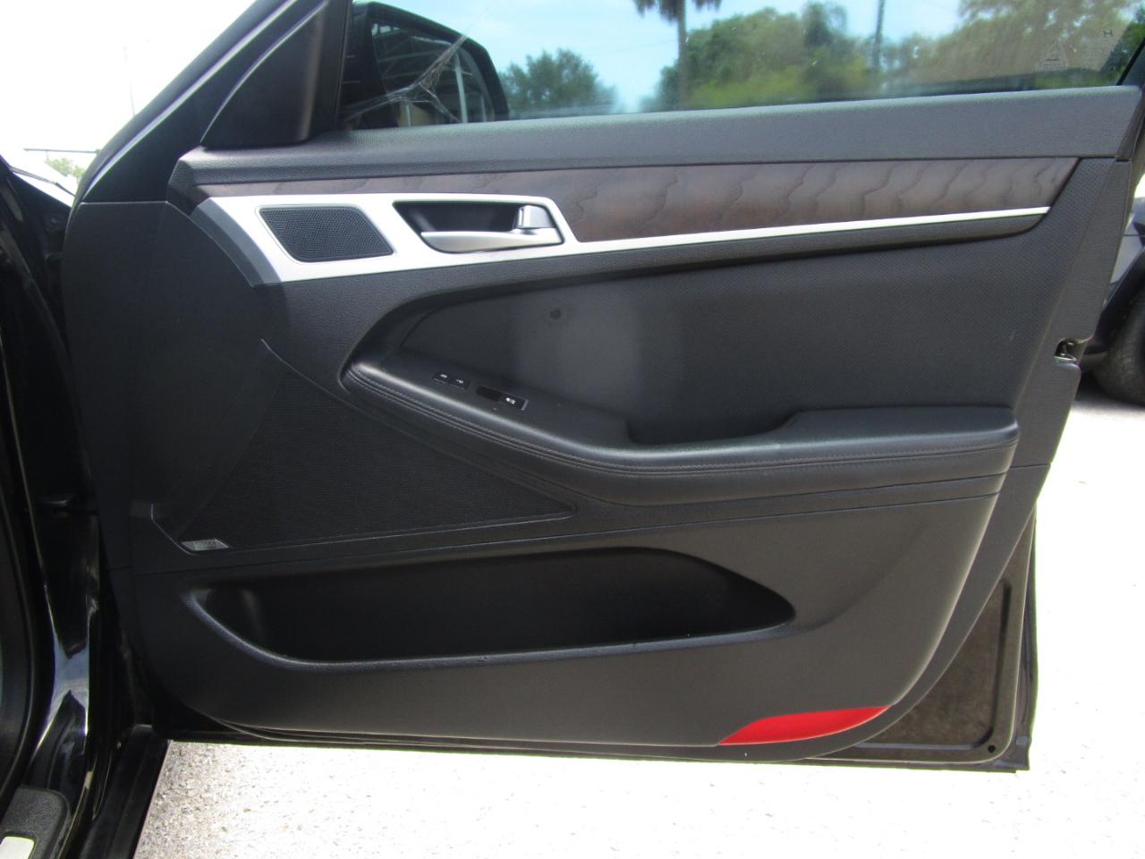 Hyundai Genesis 5.0L RWD 2015