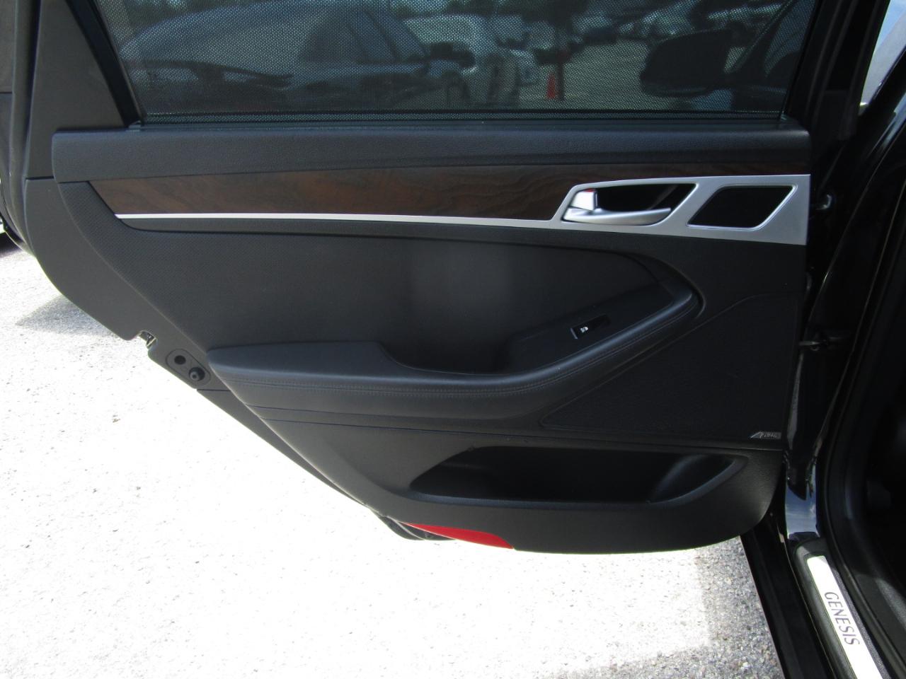 Hyundai Genesis 5.0L RWD 2015