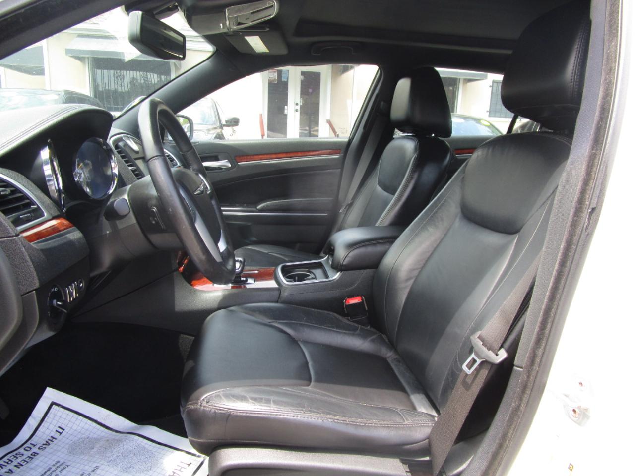 Chrysler 300 RWD 2013