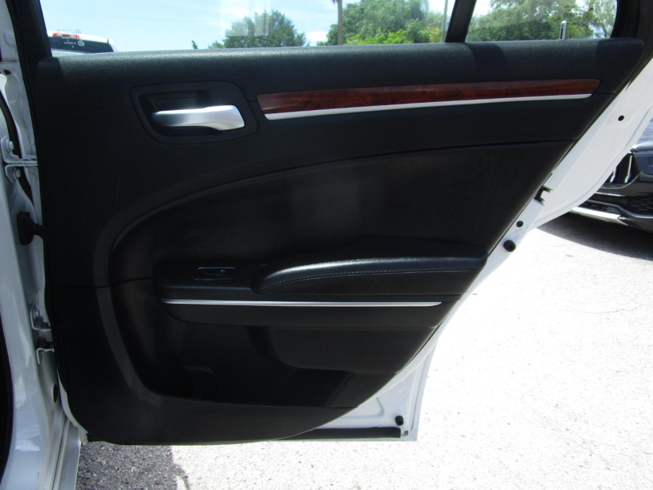 Chrysler 300 RWD 2013