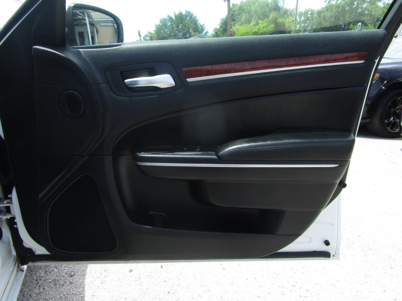 Chrysler 300 RWD 2013