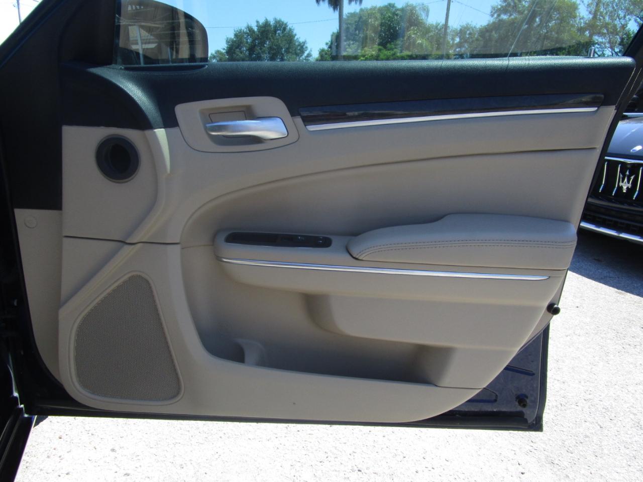 Chrysler 300 RWD 2014