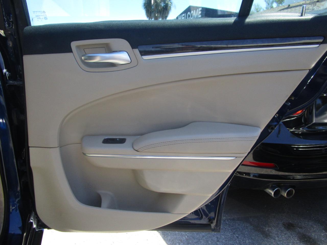 Chrysler 300 RWD 2014
