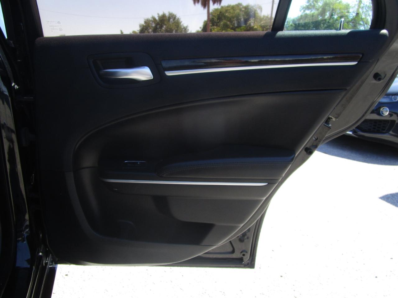 Chrysler 300 C RWD 2013