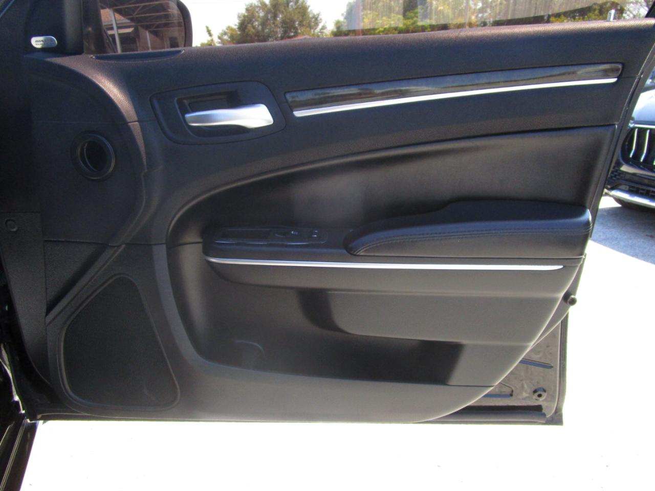 Chrysler 300 C RWD 2013