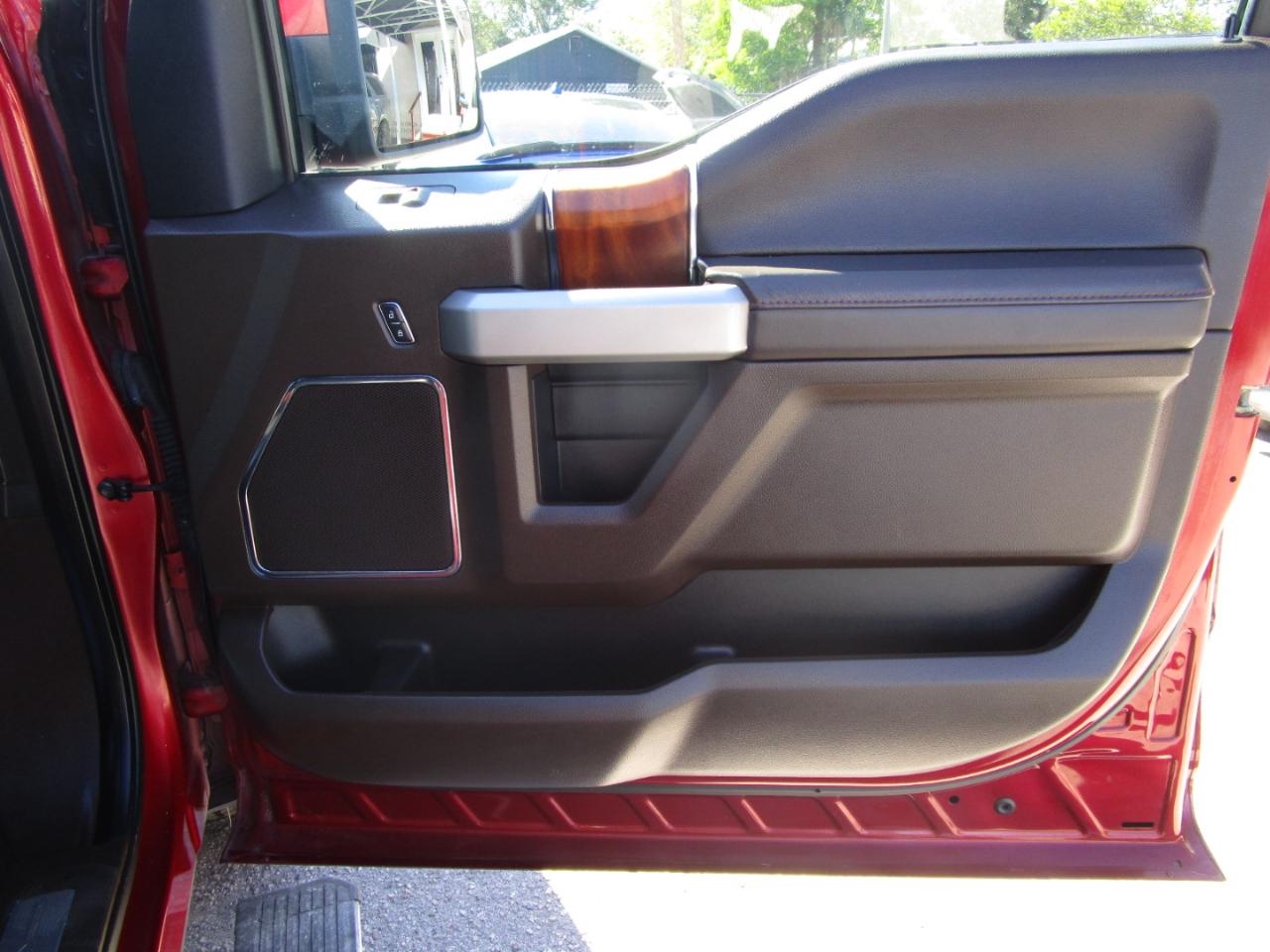 Ford F-150 Lariat SuperCrew 5.5-ft. Bed 4WD 2016