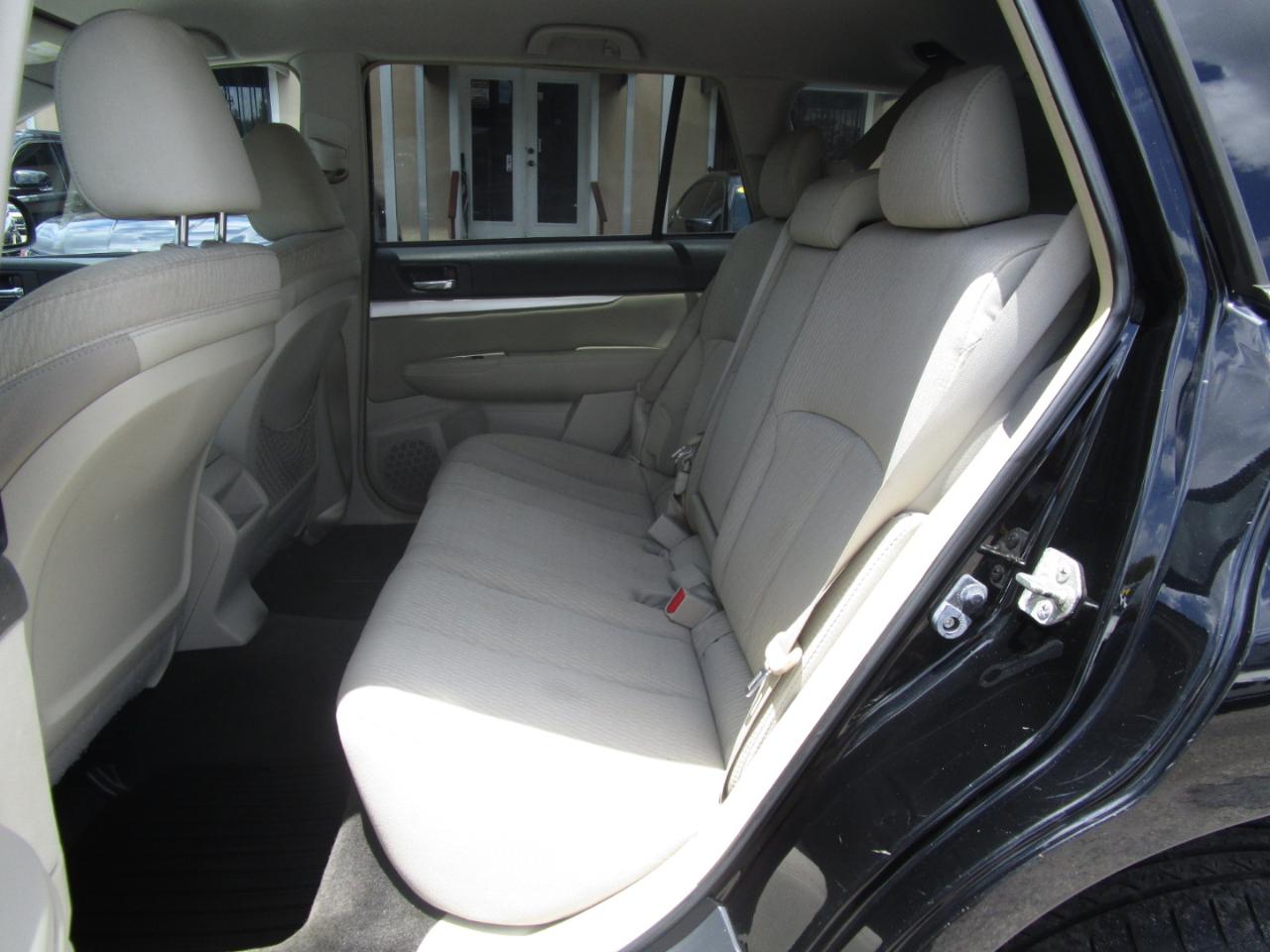 Subaru Outback 2.5i Premium 2012