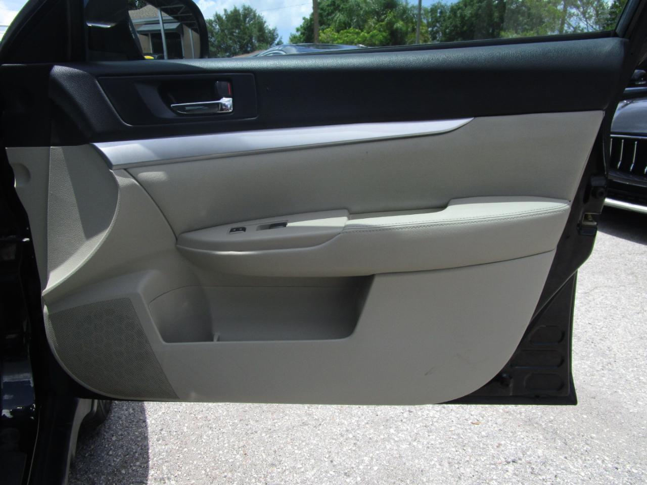 Subaru Outback 2.5i Premium 2012