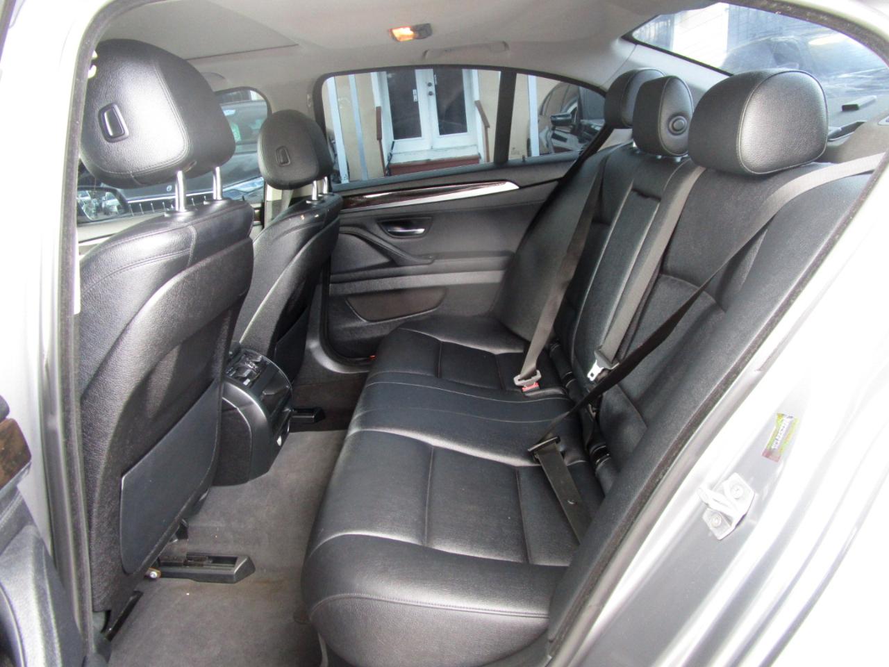 BMW 5-Series 528i xDrive 2015