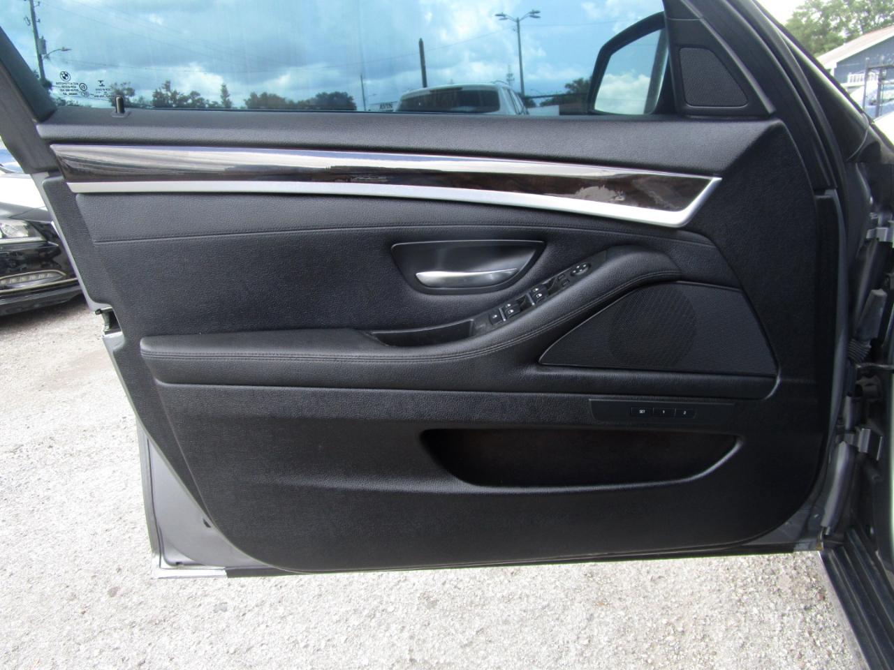 BMW 5-Series 528i xDrive 2015
