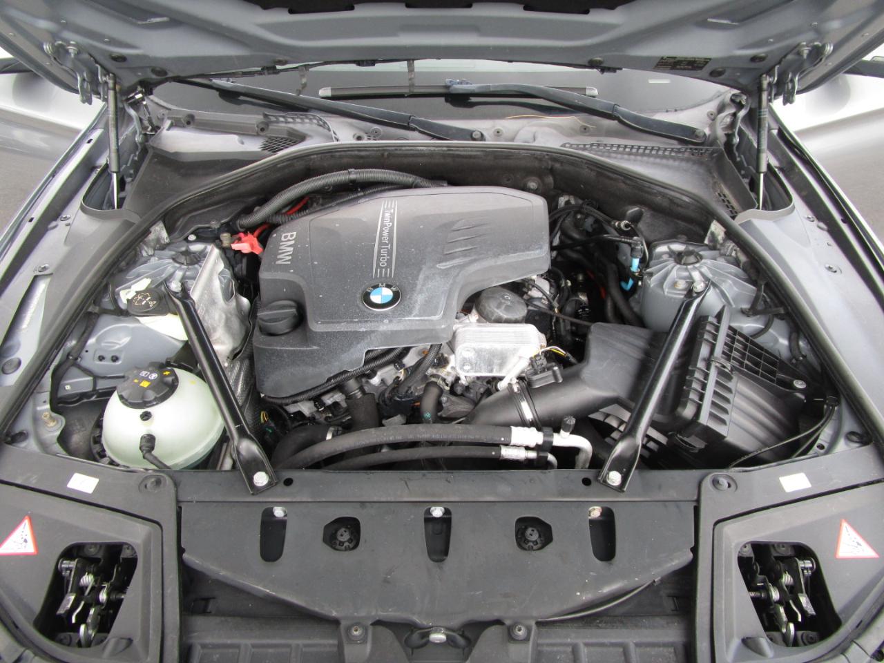 BMW 5-Series 528i xDrive 2015