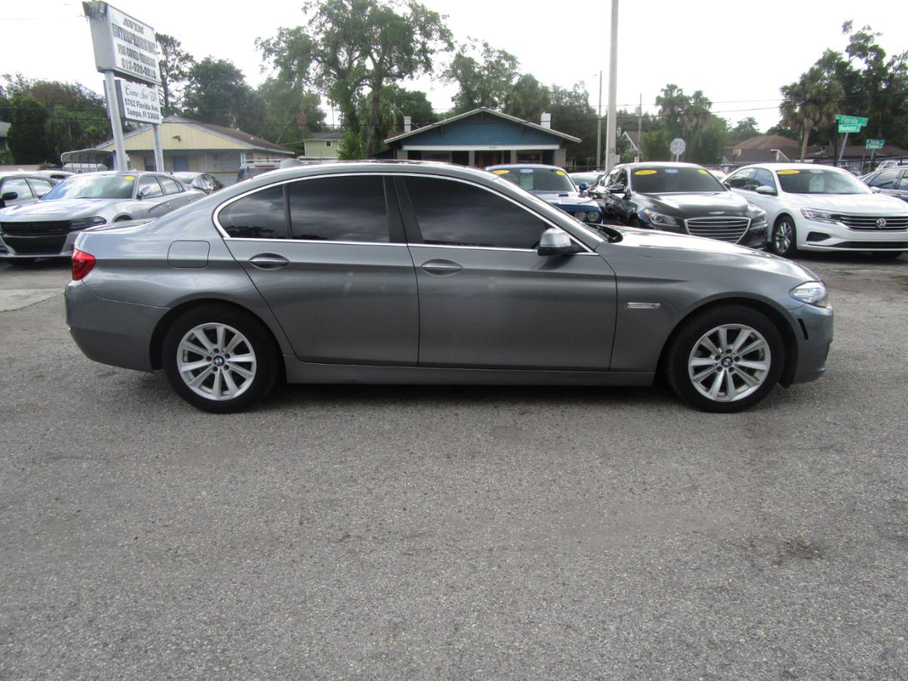 BMW 5-Series 528i xDrive 2015