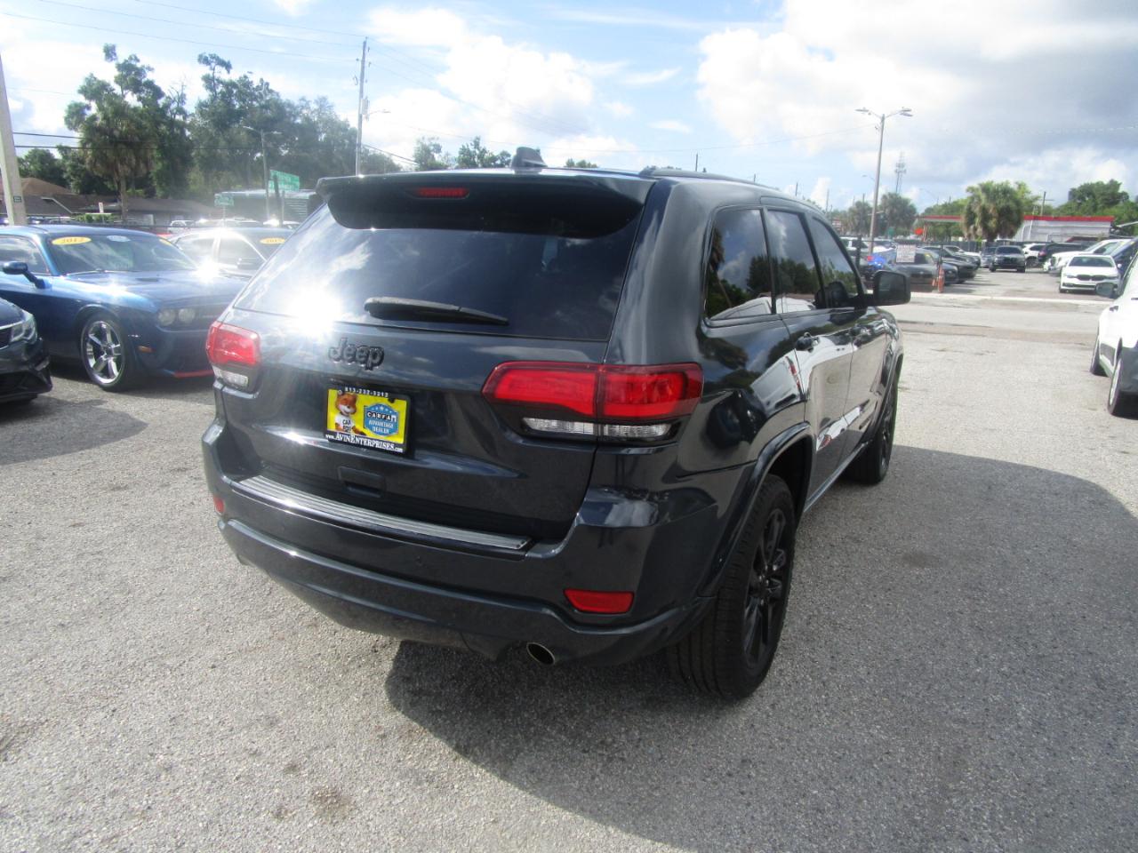 Jeep Grand Cherokee Laredo 2WD 2018