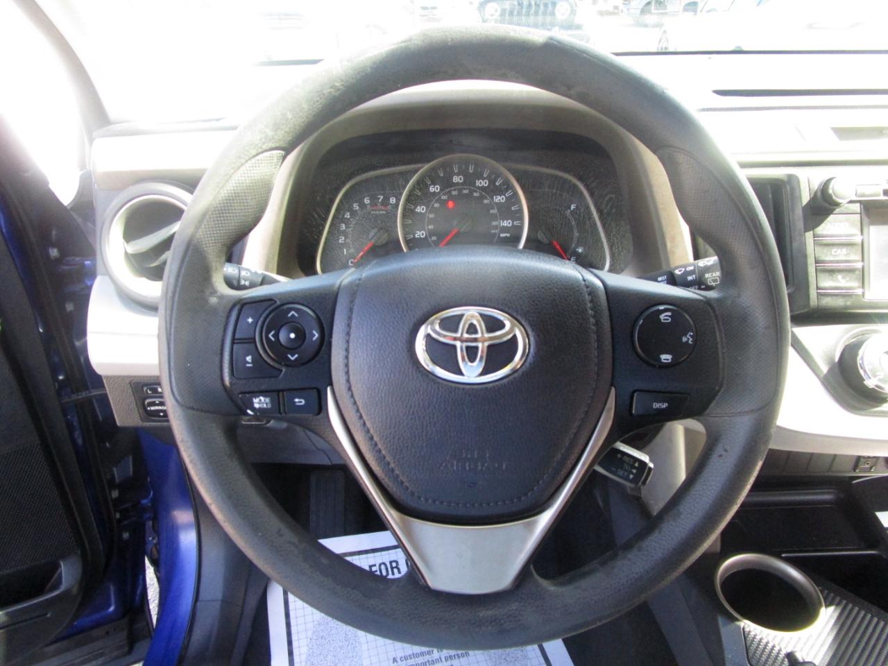 Toyota RAV4 LE FWD 2014