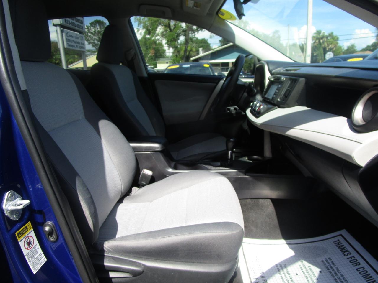 Toyota RAV4 LE FWD 2014