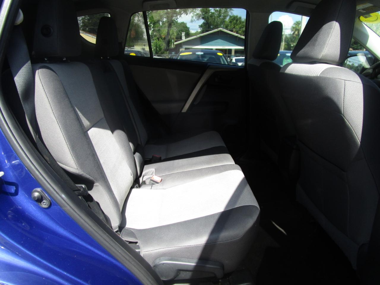 Toyota RAV4 LE FWD 2014