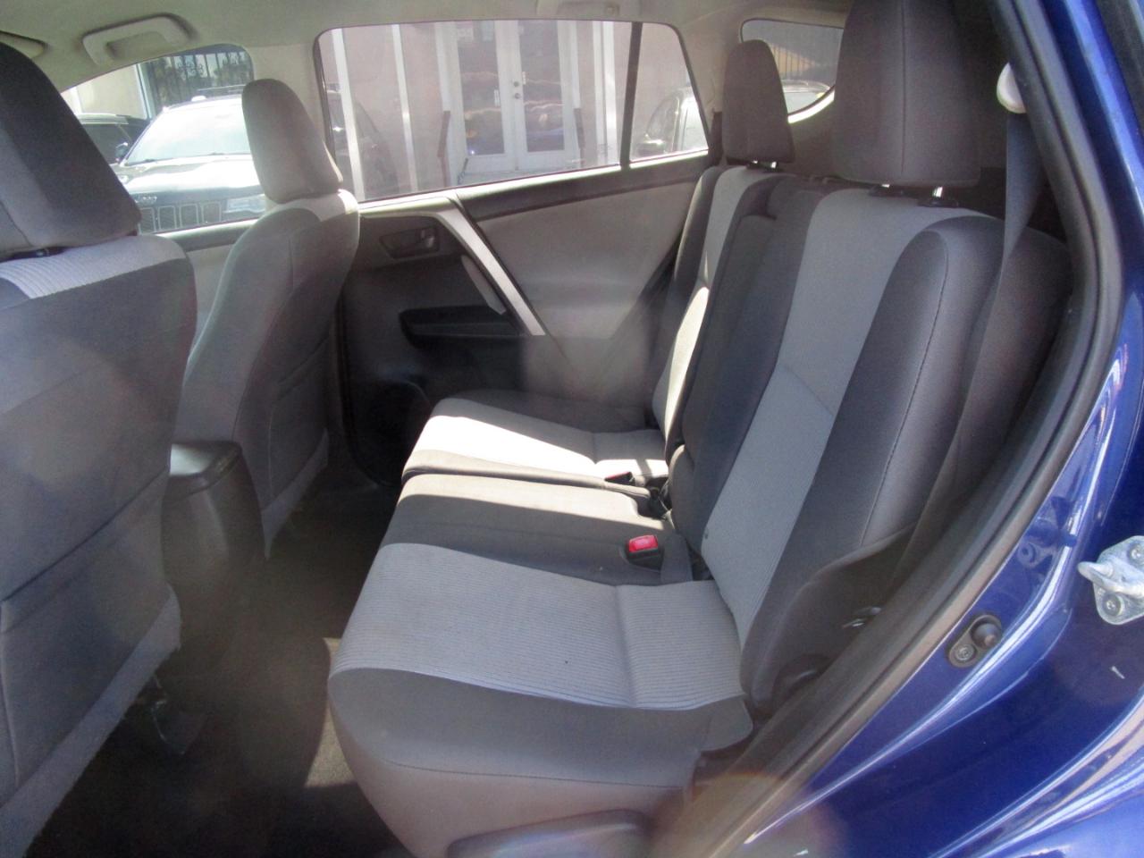 Toyota RAV4 LE FWD 2014