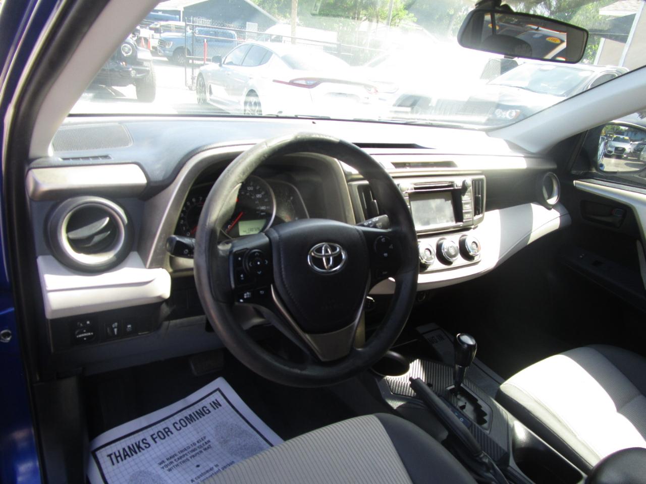 Toyota RAV4 LE FWD 2014