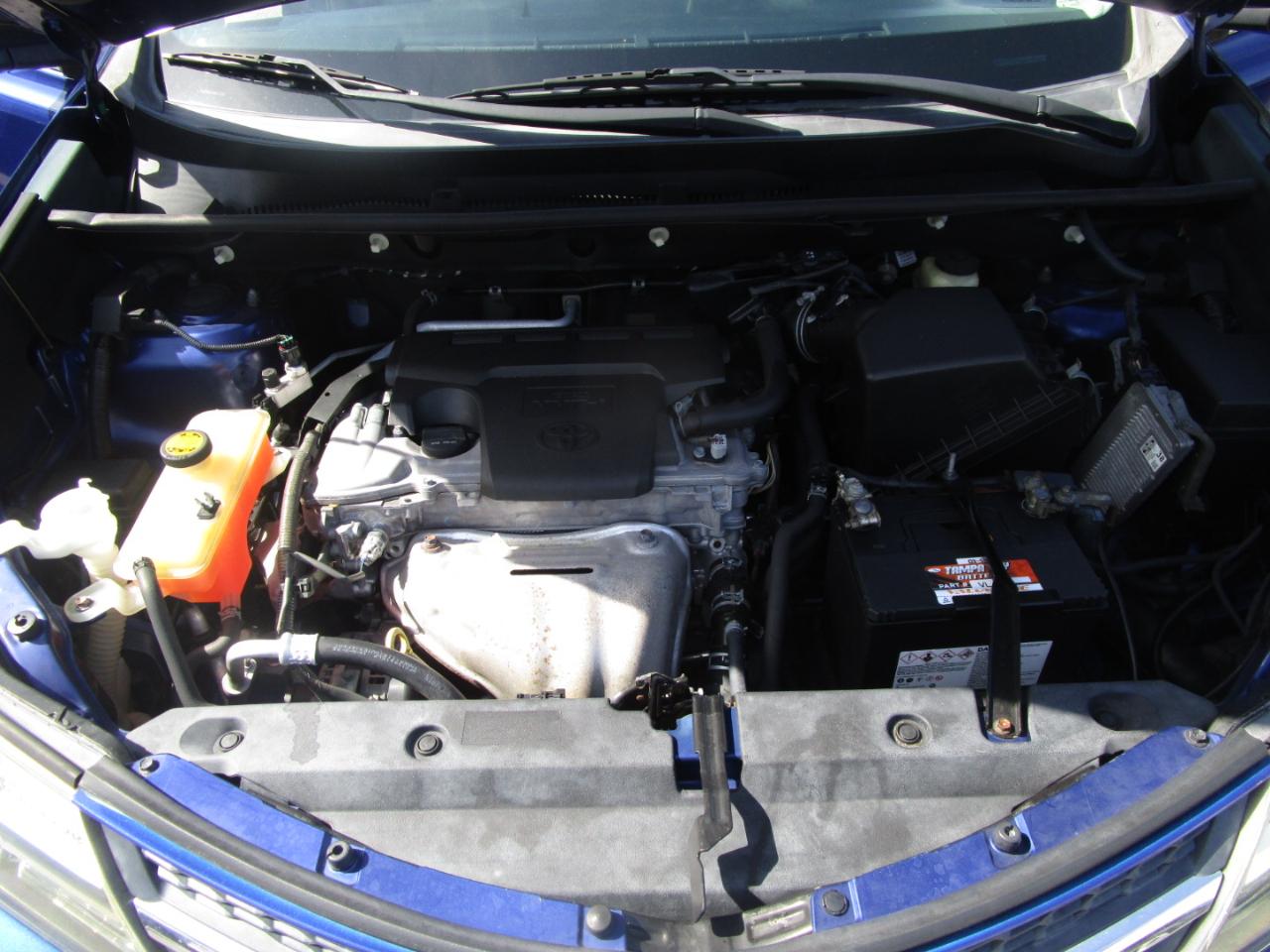 Toyota RAV4 LE FWD 2014