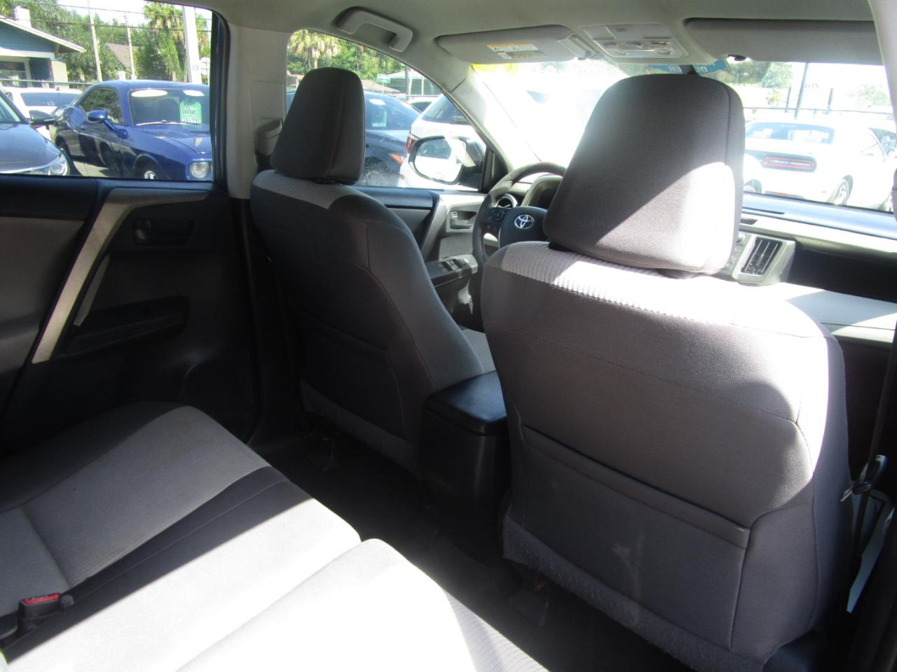 Toyota RAV4 LE FWD 2014