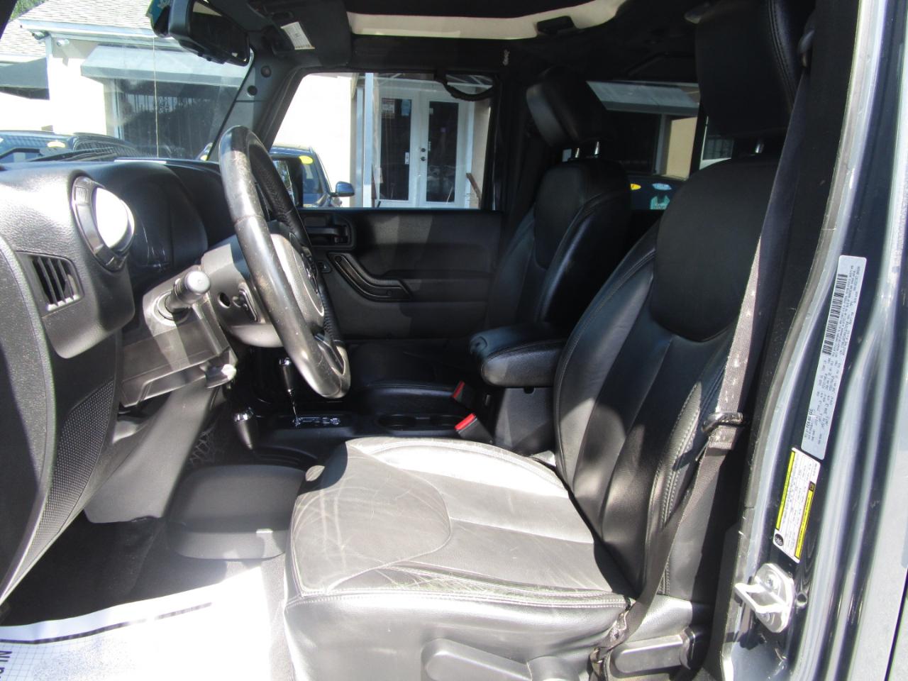 Jeep Wrangler Unlimited Sahara 4WD 2017