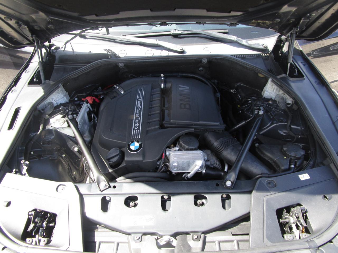 BMW 5-Series Gran Turismo 535i 2014