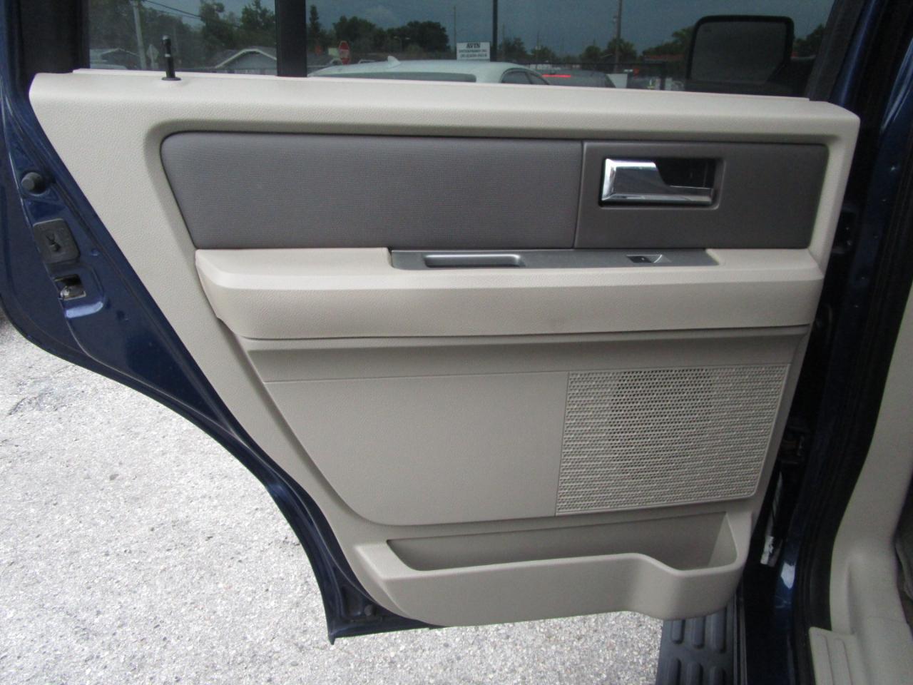 Ford Expedition King Ranch 2WD 2011