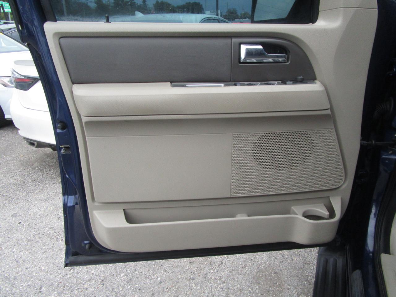 Ford Expedition King Ranch 2WD 2011