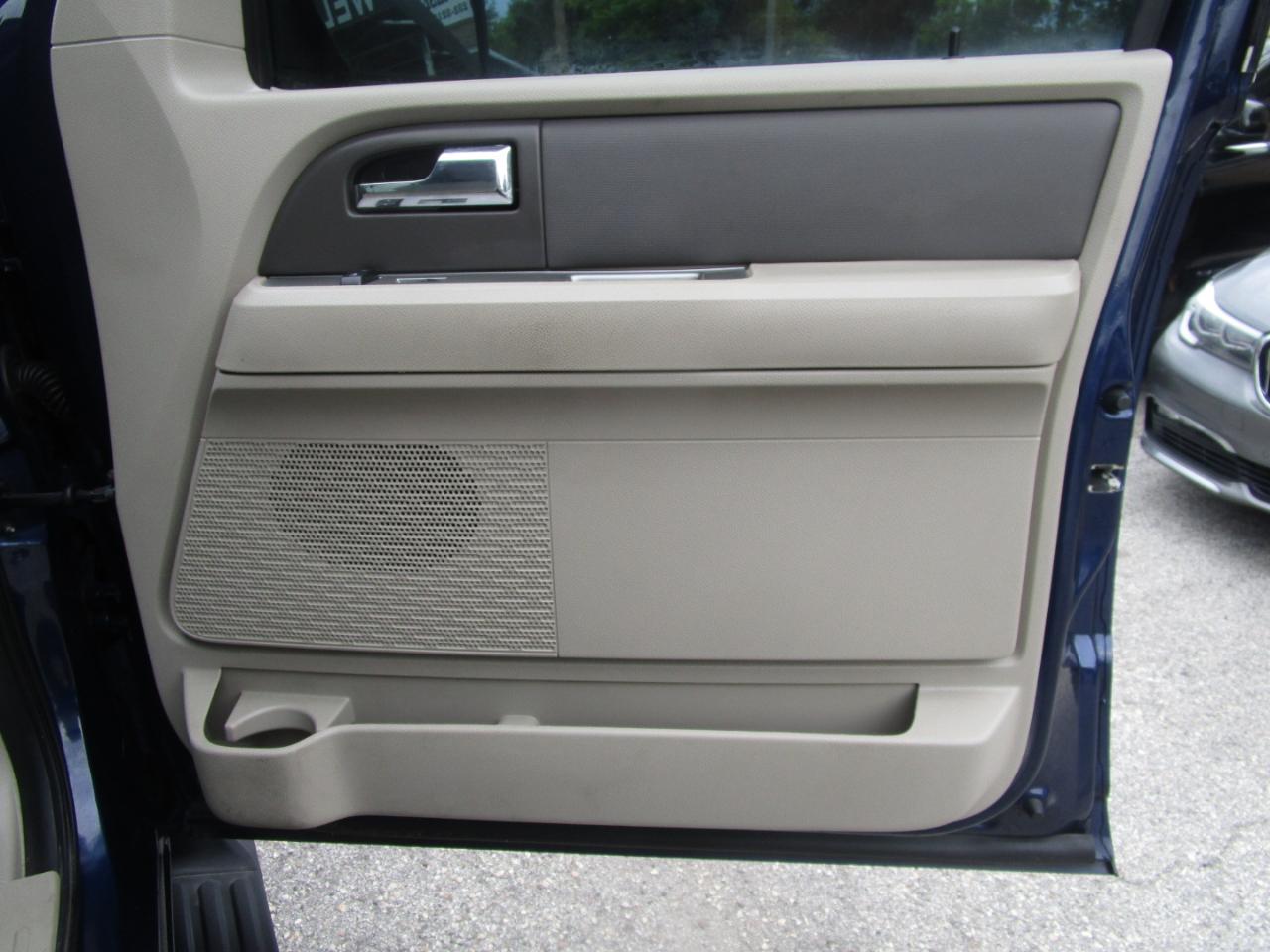 Ford Expedition King Ranch 2WD 2011